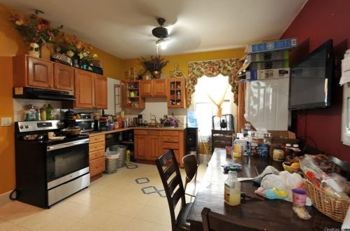 5 Maurice Ave, Crotonville NY  10562-5204 exterior