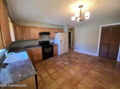15 Towne Pl, Titusville FL  32796-3024 exterior