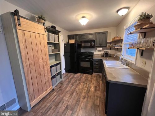 114 Garrett Cir, Ephrata, PA 17522-2631