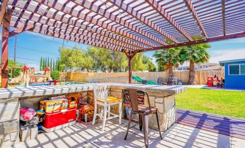 5132 Gardenia Ave, Long Beach CA  90807-1116 exterior