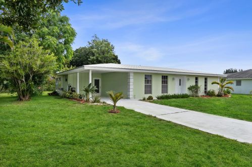 175 Tunison Ave, Fort Pierce, FL 34983-1732