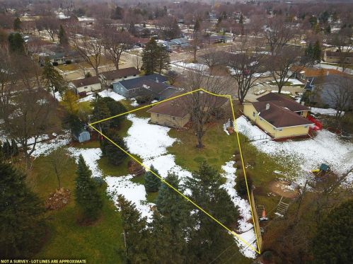 1616 6th Ave, Oshkosh, WI 54902-5506