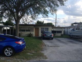 6300 22nd St, Hollywood, FL 33023-2851