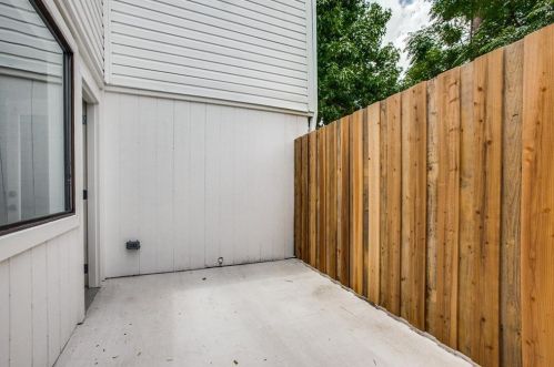 2728 Pinery Ln, Richardson TX  75080-1870 exterior