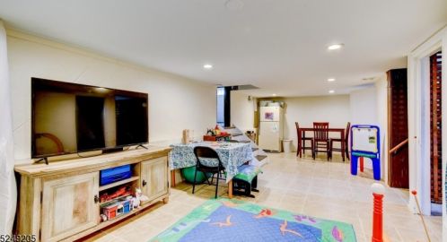 12 Hickory St, Cranford NJ  07016-3045 exterior