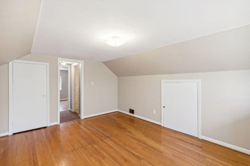 323 Swan Cir, Covington KY  41018-1937 exterior