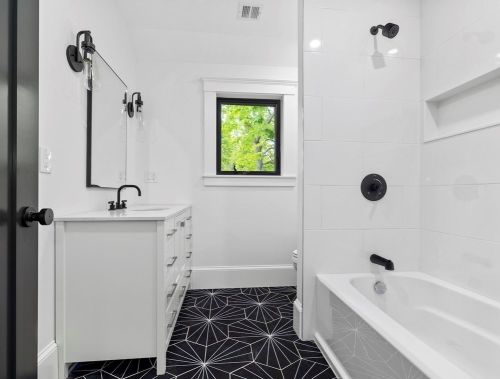 31 Greenwood St, Newton MA  02459-2702 exterior