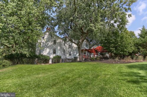 6411 Devonshire Hts Rd, Harrisburg PA 17111-4818 exterior