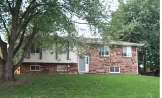 824 Donegal Dr, Omaha NE  68046-2104 exterior