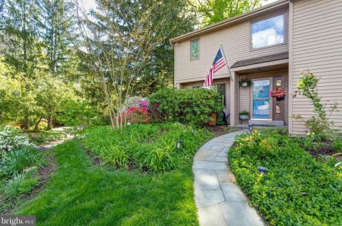 14 Muirfield Ct, Newtown Square, PA 19073-3026