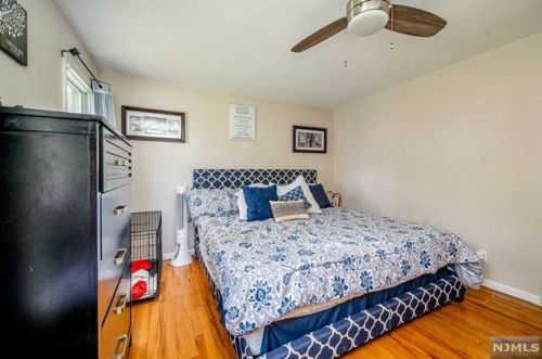 397 Pleasant Ave, N Milford NJ  07646-1222 exterior