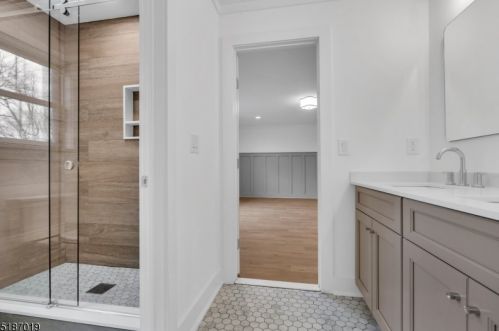 7 Maple St, Chatham Township NJ  07928-1624 exterior