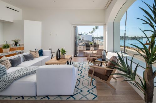 3535 Riviera Dr, San Diego CA 92109-6641 exterior