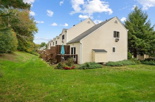 54 Stoneheights Dr, Waterford, CT 06385-1930