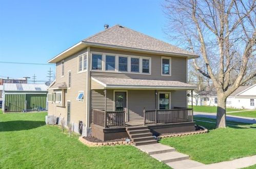 407 Dallas St, Ewart, IA