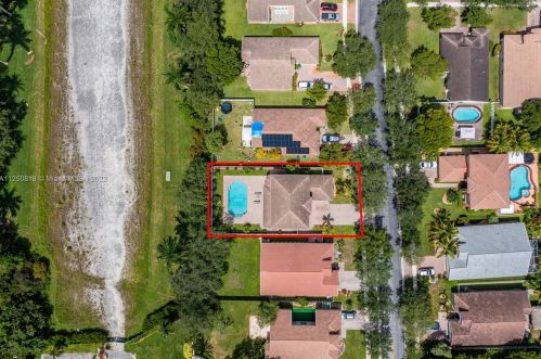 19270 29 Ct, Hollywood FL 33029-2474 exterior
