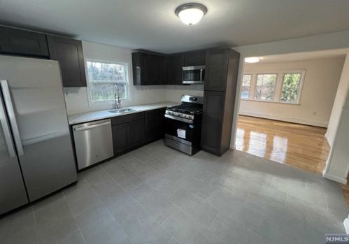 549 Ewing Ave, Franklin Lakes NJ  07417-2404 exterior