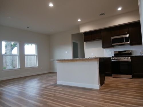1607 Ladelle St, Dinsmore TX  77488-3428 exterior