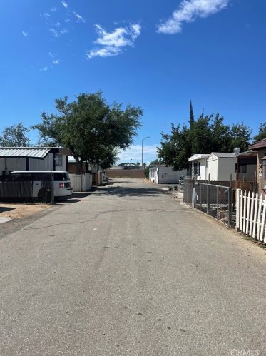 12751 Mariposa Rd, Victorville, CA 92395-5320