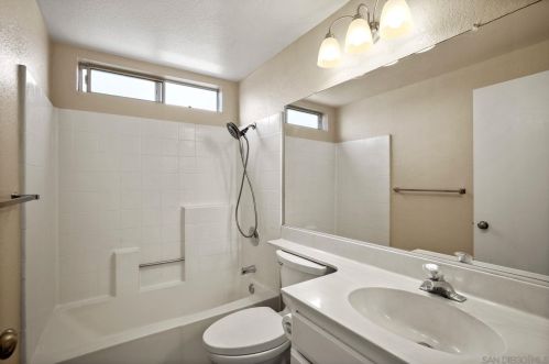 7478 Altiva Pl, Carlsbad CA  92009-6415 exterior