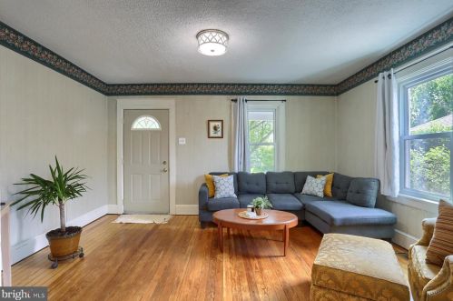 13 Montrose Ave, Lancaster PA  17603-6659 exterior