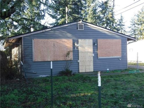 10302 Villa Ln, Lakewood, WA 98499-2316