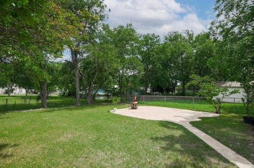 3731 Falls Dr, Dallas TX  75211-6124 exterior