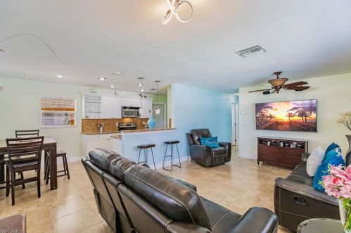 1165 Cherokee Ave, Lehigh Acres FL 33936-6804 exterior