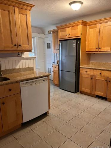 656 Courtland Ave, Bridgeport CT  06605-3324 exterior