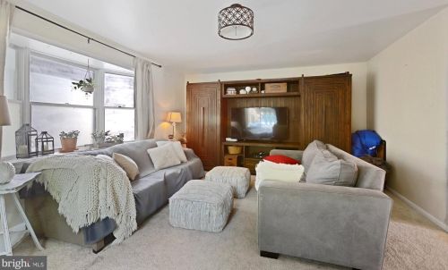 883 Walnut St, Lemoyne PA  17043-1556 exterior