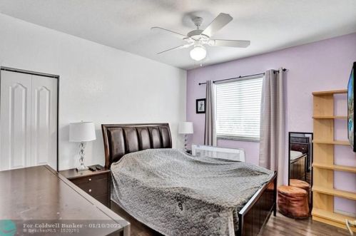 13305 32nd St, Hollywood FL 33027-3911 exterior