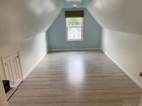 79 Botsford Ave, Milford CT  06460-5852 exterior
