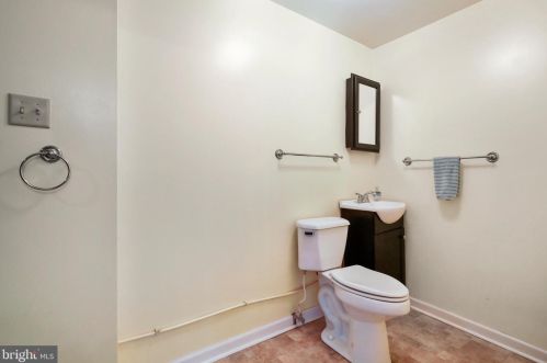 13070 Old Valley Pike, Edinburg VA  22824-3144 exterior