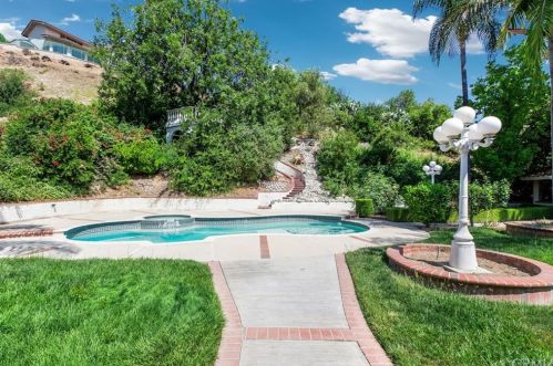 2989 Hillside Dr, West Covina CA  91791-3457 exterior