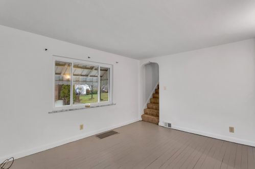 764 Kennedy Ave, New Kensington, PA 15068-4622