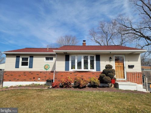 1 Charring Ln, New Castle, DE 19720-2307