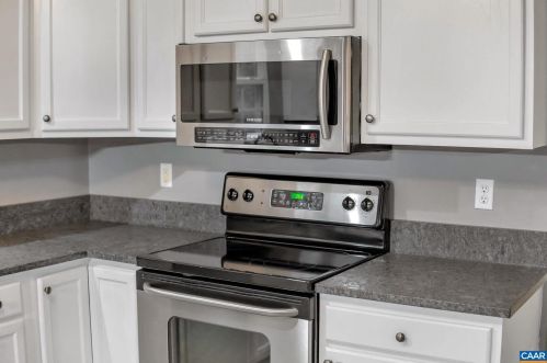 27 Bearwood Dr, Bybee VA  22963-2843 exterior