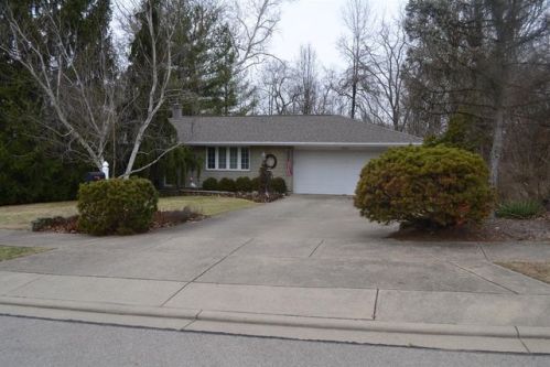 995 Seminole Trl, Milford, OH 45150-1719