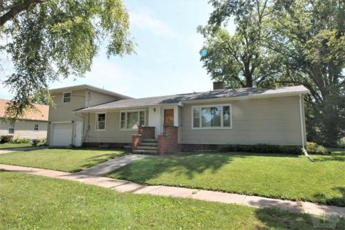 701 13th St, Clarinda, IA 51632-1116
