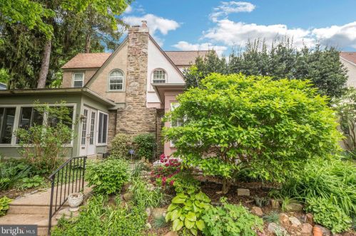 315 Durham St, Philadelphia, PA 19119-2902