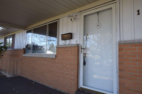 1157 Michigan St, Bellefontaine, OH 43311-2518