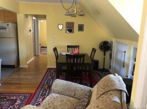 257 Bixley Heath, Lynbrook NY  11563-2918 exterior