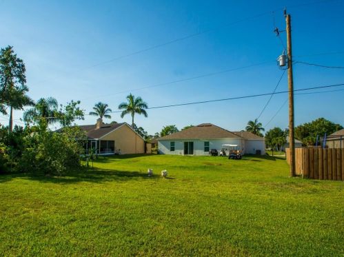 634 Streamlet Ave, Fort Pierce FL 34983-4658 exterior