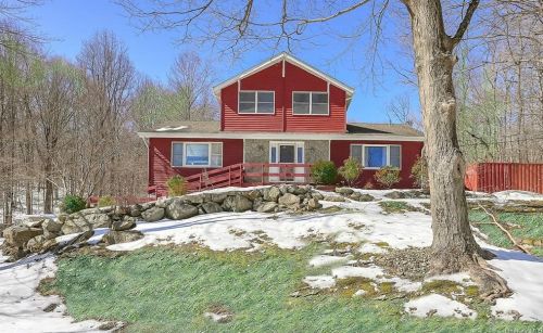 211 Church Rd, Tompkins Corners, NY 10579-2720