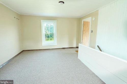 4052 Jerome Rd, Edinburg VA  22824-2500 exterior