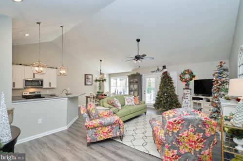 1201 Happy Ridge Dr, Front Royal VA  22630 exterior