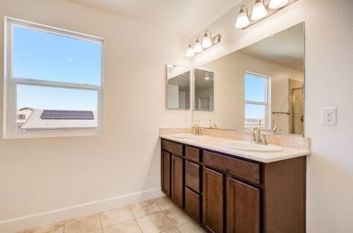 615 Mono St, Manteca CA  95337 exterior