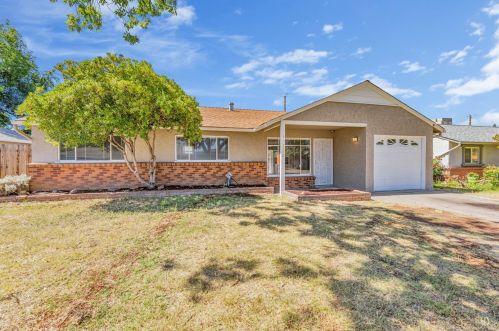3808 David Dr, North Highlands, CA 95660-4513