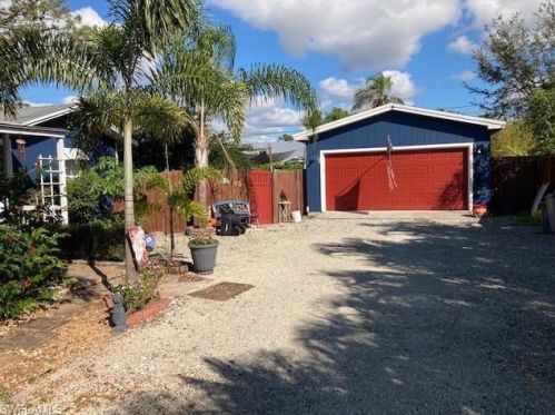 27397 Horne Ave, Bonita Springs, FL 34135-5577