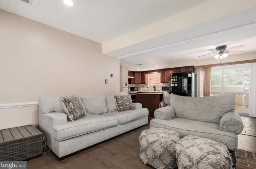 13461 Princedale Dr, Woodbridge VA  22193-3865 exterior